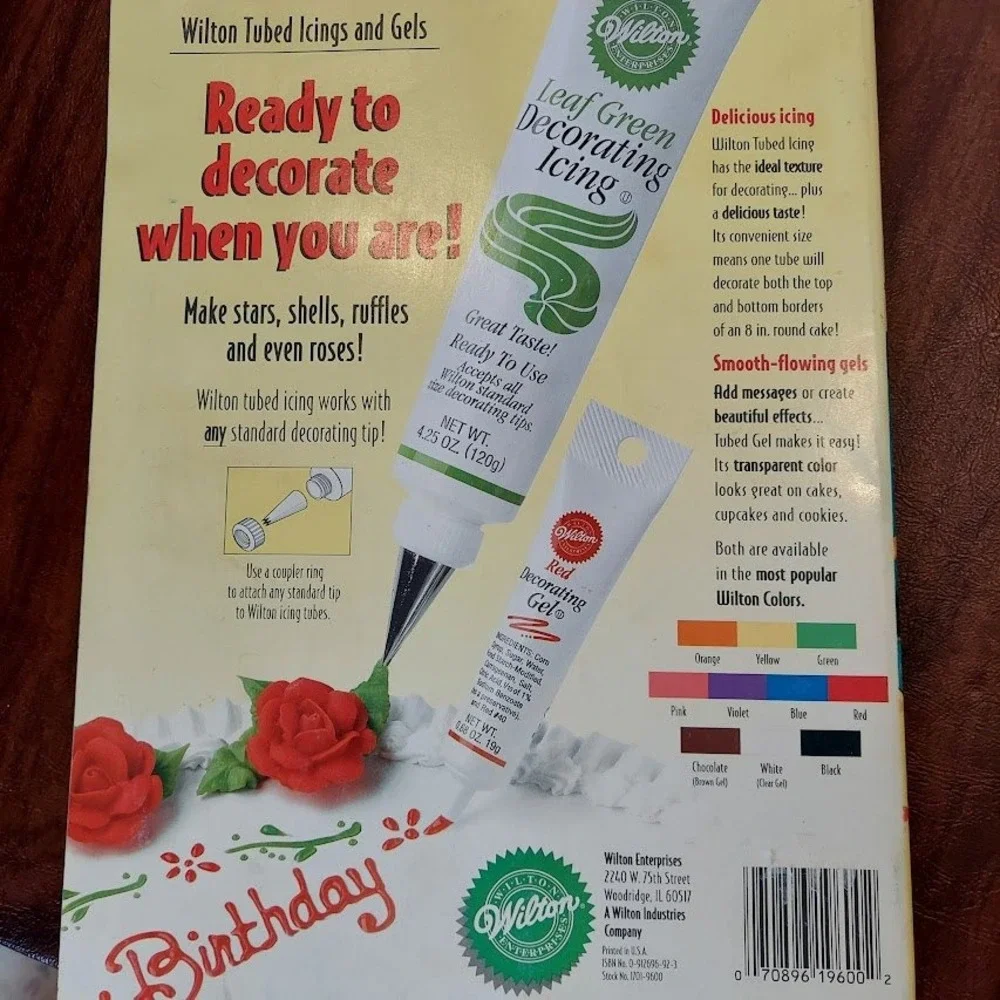 Wilton 1996 Yearbook Cake Decorating Book Mickey Mouse Disney‎ Vintage 90s Guide